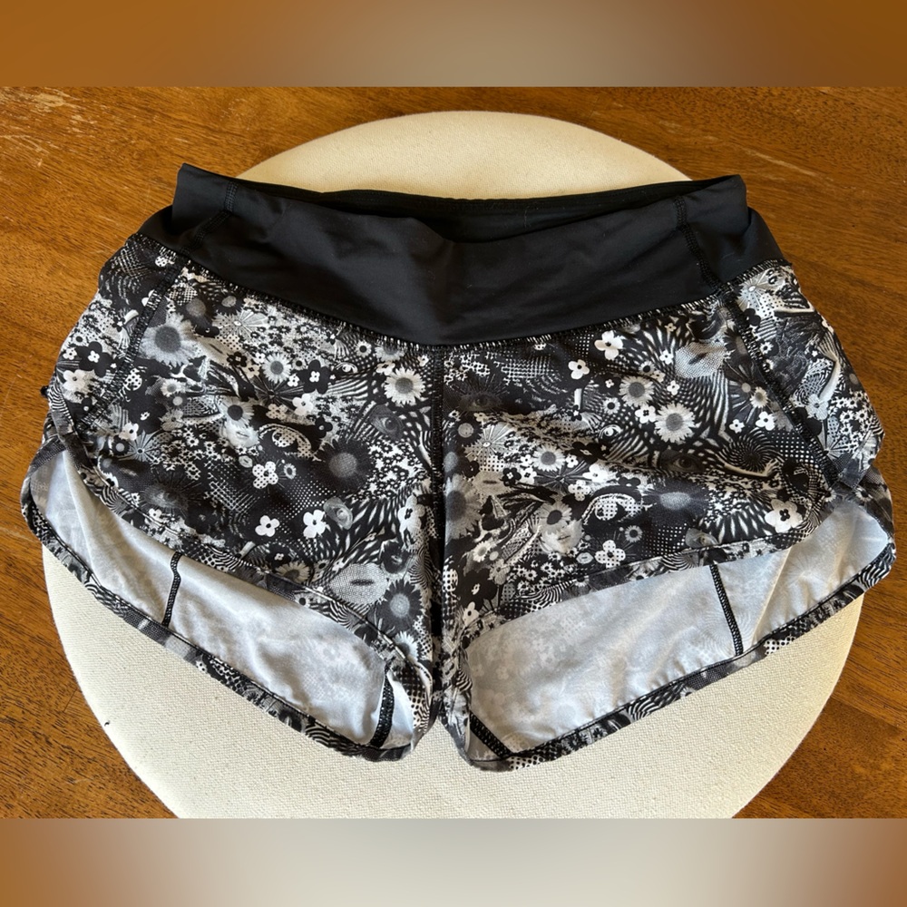 Lululemon Speed Short Size 4 SeaWheeze Counter Culture White/Black Running - Picture 1 of 13